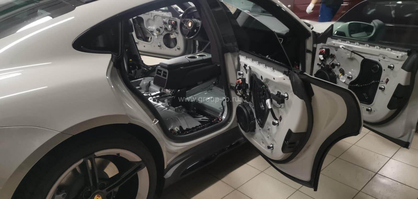 Шумоизоляция «Премиум +» Porsche Taycan