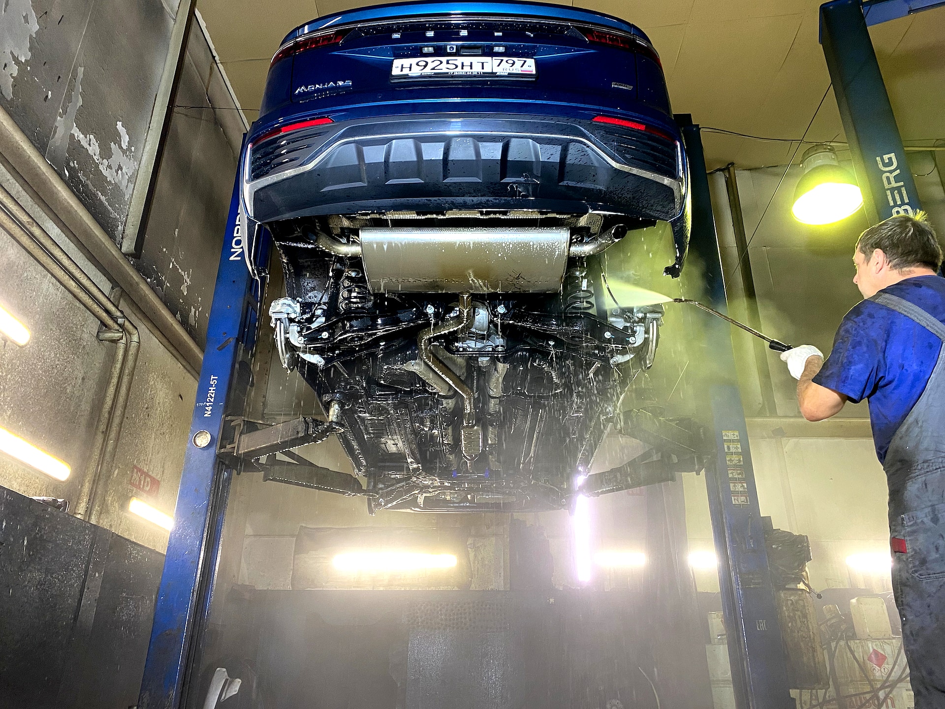 шумоизоляция арок Geely Monjaro